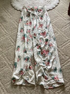 Salty Lemon wide leg flyaway pants Resort wear Tropical beachfront Island vacay